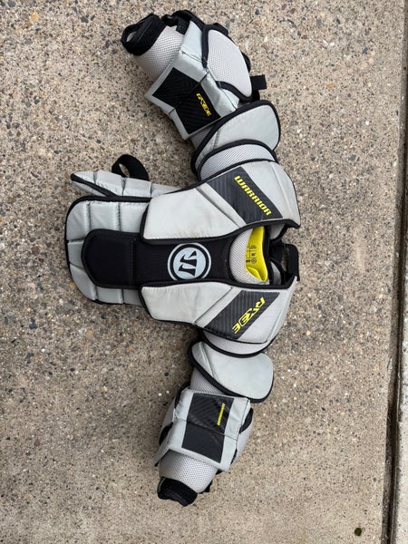 Small / Medium Warrior Ritual X3E Goalie Chest Protector (Used)