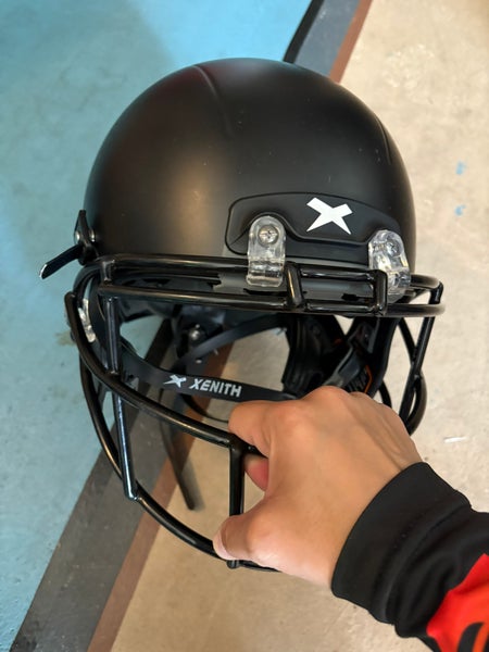 Medium Youth Xenith Helmet (New)