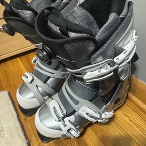 Mondo 27 & 27.5 Unisex Apex Women’s Blanca Ski Boots Ski Boots (New)