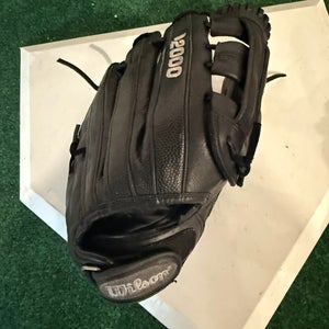 Wilson A2000 RH Infield Softball Glove 12" (Used)