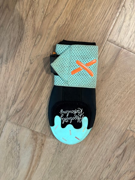 Mint Blackout Ice Cream Sliding Mitt