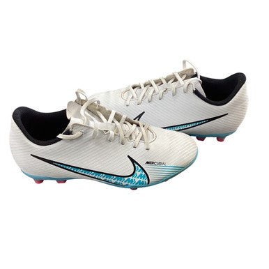 Used Nike Soccer Cleats White Junior 05.5 11760-S000082663
