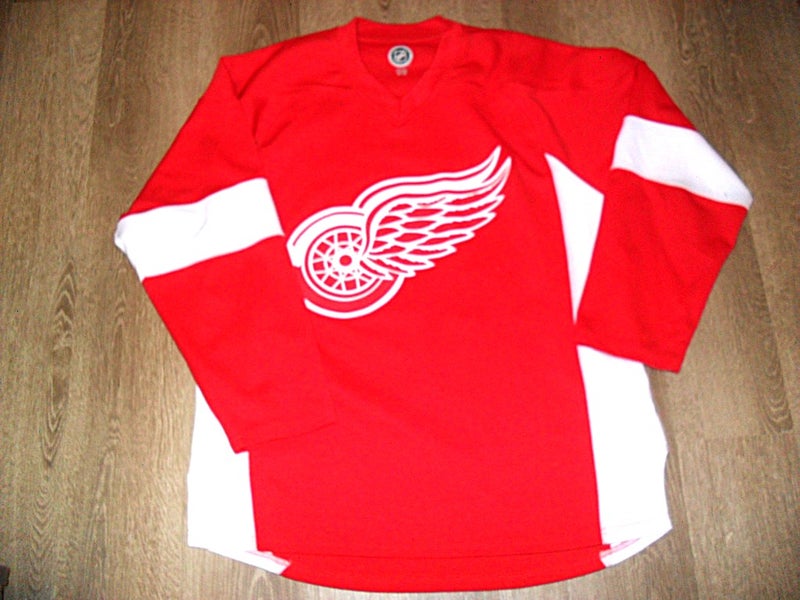 Red Medium Men's Jersey (Used)