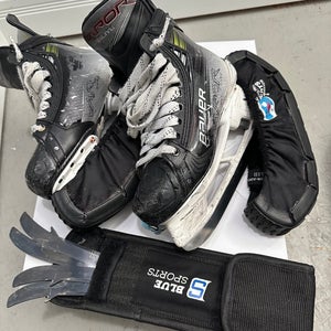 2023 Bauer Vapor Hyperlite 2 Hockey Skates Regular Width 6 (Used) +PLUS 2 Extra Blades