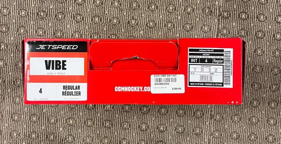 Intermediate CCM JetSpeed Vibe Hockey Skates Regular Width Size 4 (New)