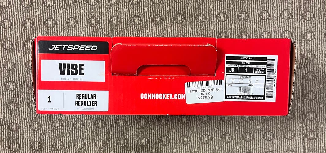 Junior CCM JetSpeed Vibe Hockey Skates Regular Width Size 1 (New)