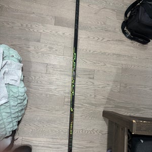 Senior Bauer Ag5nt Right Handed Hockey Stick P28 (New)