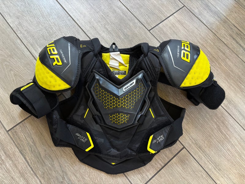 Large Intermediate Bauer Supreme Ignite Pro Shoulder Pads (Used)