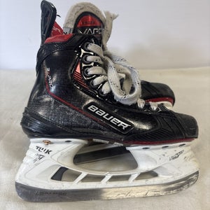 Junior Size 2 D Bauer 3X PRO Ice Hockey Skates. Excellent Condition