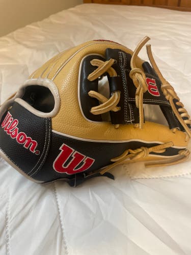 Wilson DP15 A2000 RH Infield Baseball Glove 11.5" (New)