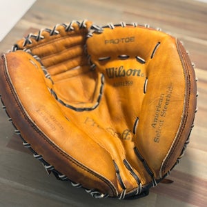 Wilson A1884 RH Catcher's Glove