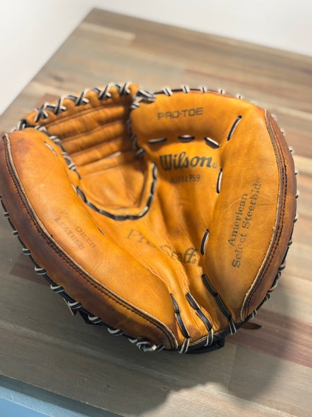 Wilson A1884 RH Catcher's Glove