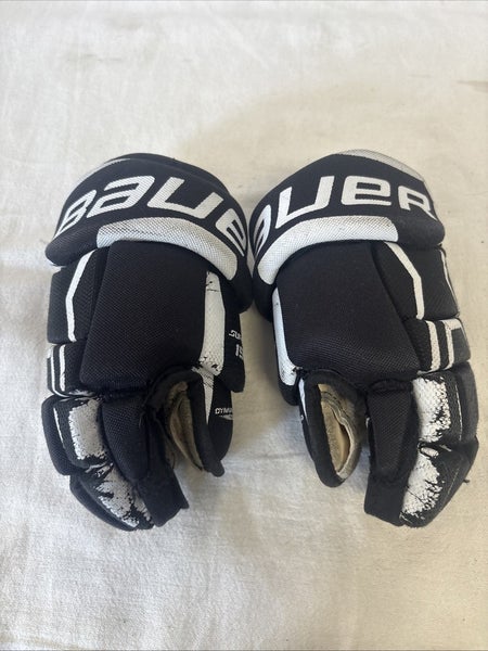 Junior Youth Size 9 Inch Bauer Supreme 150 Ice Hockey Player Gloves.