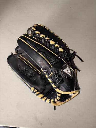 Akadema LH Outfield Baseball Glove 12.75" (Used)