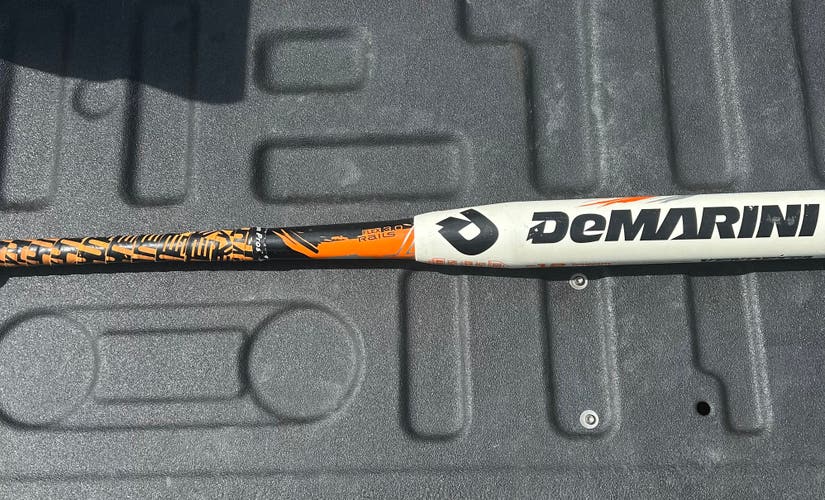 DeMarini Vendetta Composite Bat (-12) 18 oz 30" (Used)