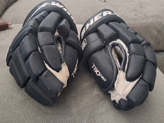 Sher-Wood T90 Gloves 14" (Used)