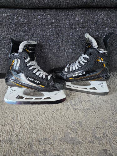 Bauer Supreme M5 Pro Hockey Skates Regular Width Size 5 (Used)