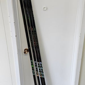 4 Pack - Senior CCM Jetspeed FT7 Pro Left Hand Hockey Stick P90TM 85 Flex Pro Stock (New)