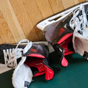 2024 Bauer Vapor X5 Pro Hockey Skates 7 (Used)