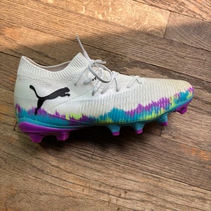 Women's Size M 6.5 (W 7.5) Puma Future Cleats (New)