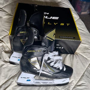 TRUE Catalyst 9 Skates Size 7.0 R BRAND NEW