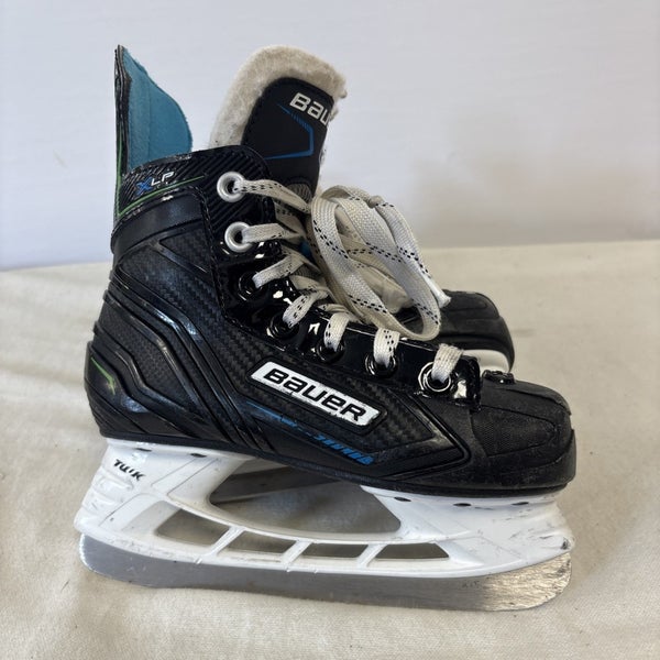 Junior Youth Size 12 Bauer X LP Ice Hockey Skates. Excellent Condition