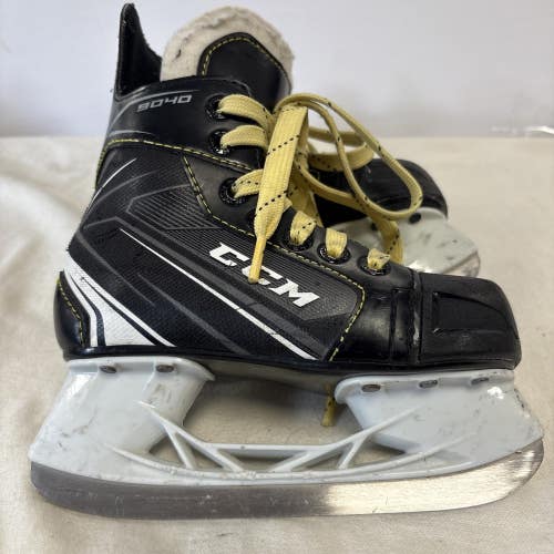 Junior Youth Size 11 CCM TACKS 9040 Ice Hockey Skates