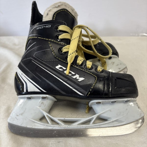 Junior Youth Size 11 CCM TACKS 9040 Ice Hockey Skates
