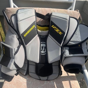Small / Medium 2024 Warrior Ritual X3E Goalie Chest Protector (Used)