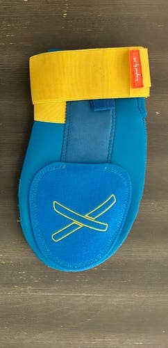Blue Junior Sliding Mitt (New)