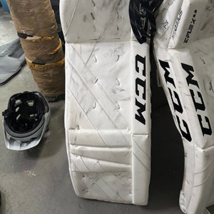 31" 2022 CCM Extreme Flex 5.5 Goalie Leg Pads (Used)