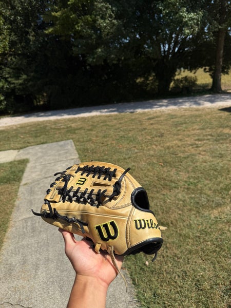 Wilson A2000 LH Outfield Baseball Glove 12" (Used)