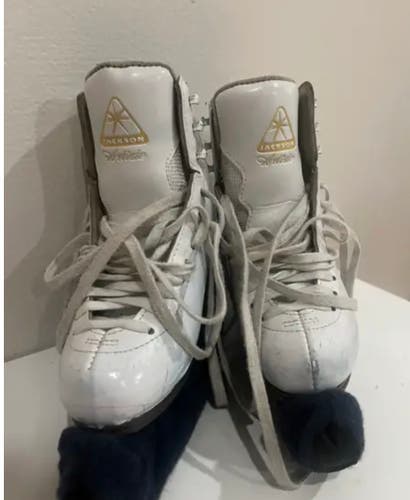 Jackson Ultima Figure Skates B Junior 2.5 (Used)