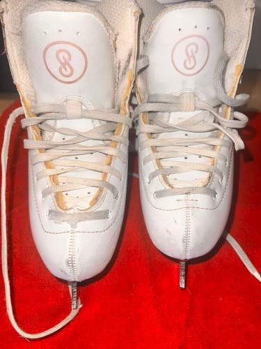 Figure Skates B (Used)