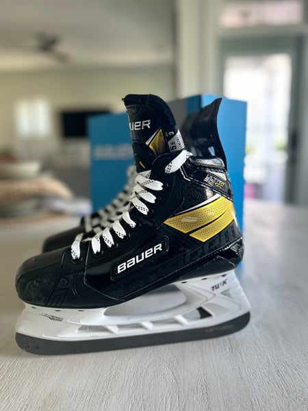 2022 Bauer Supreme UltraSonic Hockey Skates Size 5.5 (Used)
