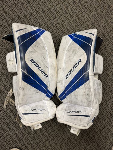 Junior XS Bauer Vapor X700 Goalie Leg Pads (Used)