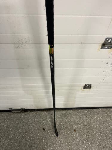 Youth Bauer Proto-R Right Handed Hockey Stick P28 (Used)