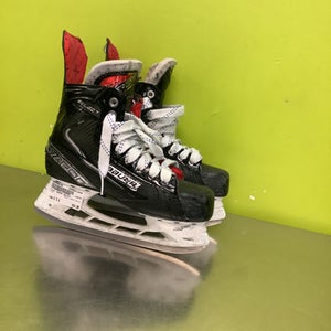 Used Bauer VAPOR SELECT Senior Hockey Skate Senior 5.5 11686-S000046168