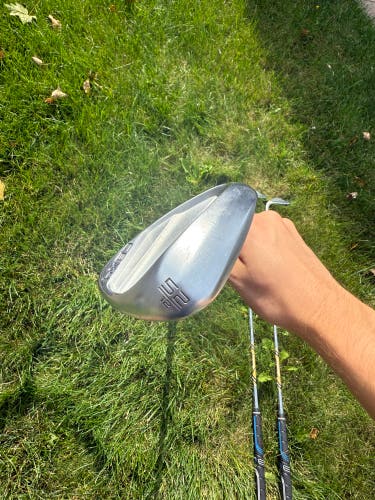Men's Cleveland CBX 4 Zipcore Left Hand Wedge Wedge Flex 52 Degree (Used)