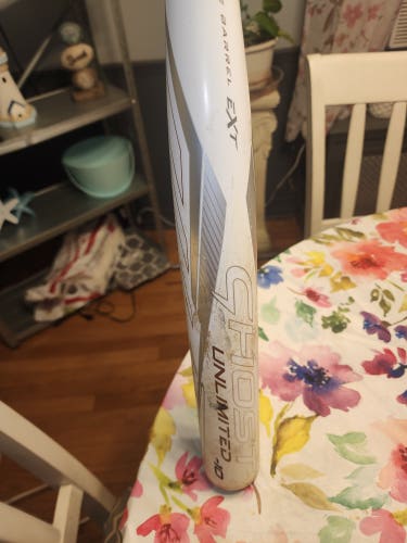 2023 Easton Ghost Unlimited Composite Bat (-10) 21 oz 31" (Used)