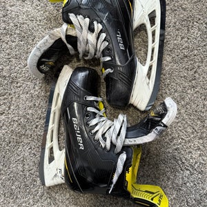 Bauer Supreme M4 Hockey Skates Fit 2 Size 9 (Used)