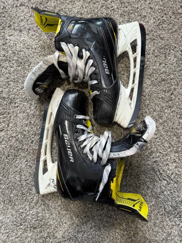 Bauer Supreme M4 Hockey Skates Fit 2 Size 9 (Used)