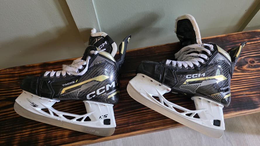 CCM AS-V Pro Tacks Size 6 Regular Skates W/ Upgraded, Profiled Step Steel
