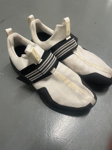 White Men's Size M 12.0 (W 13.0) Adult Nike Metcon Shoes (Used)