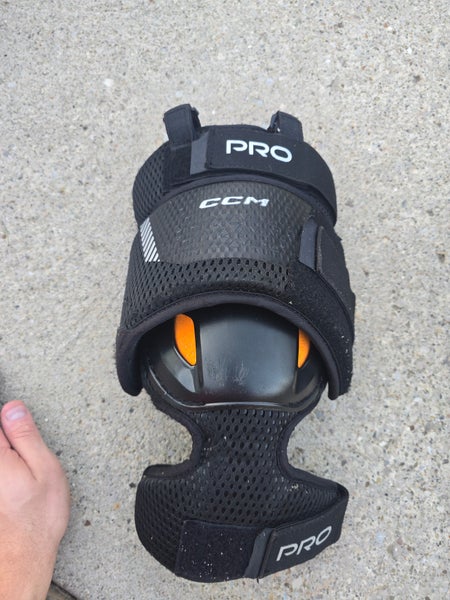CCM Pro Goalie Knee Guard/Pad