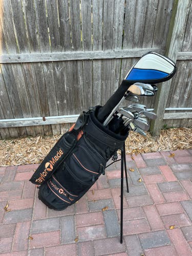 Cobra Men's Complete Right Handed Golf Club Set with TaylorMade Stand Bag