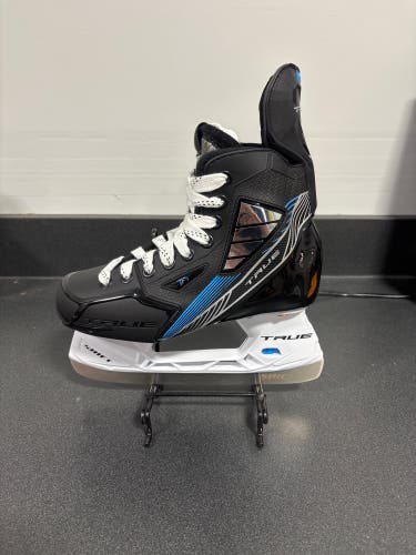 True TF7 Hockey Skates Regular Width Pro Stock Size 3.5 (New)