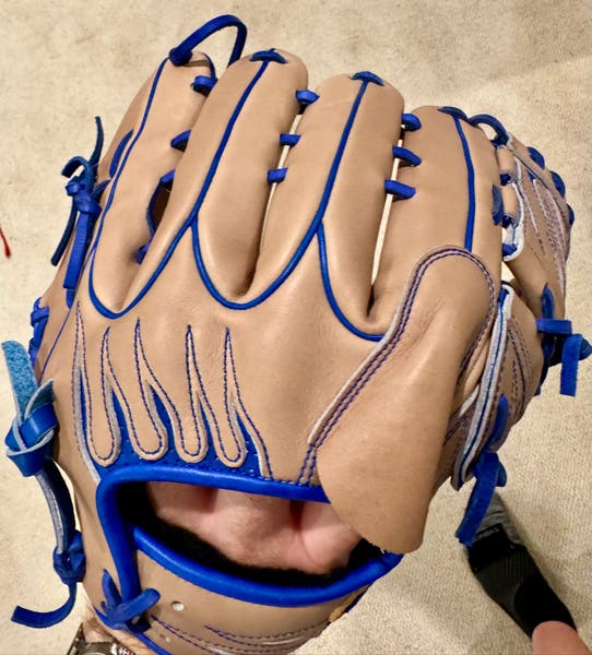 Glove Studio Ryu Limited Edition Grey/beige and blue baseball