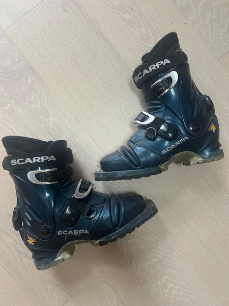 Unisex Scarpa T2 Ski Boots (Used), Size 6