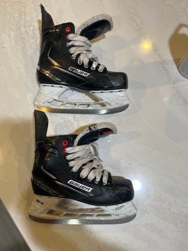 Bauer Vapor X3.5 Hockey Skates Regular Width Size 5 (Used)